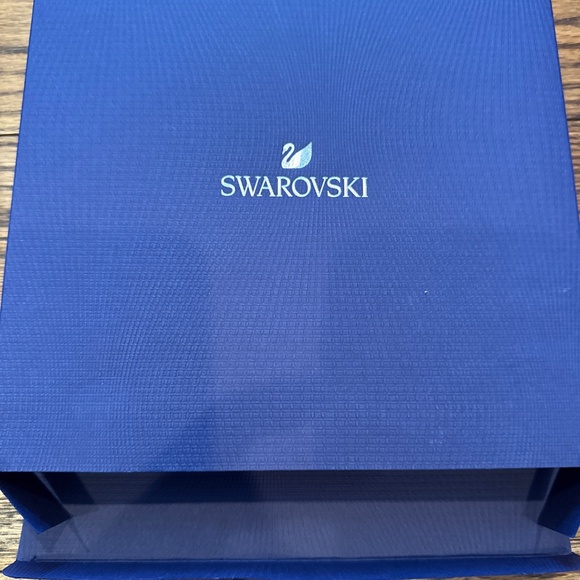 Swarovski Gift Box for Necklace - Picture 3 of 4